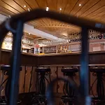 埃姆里德尔酒店 3*