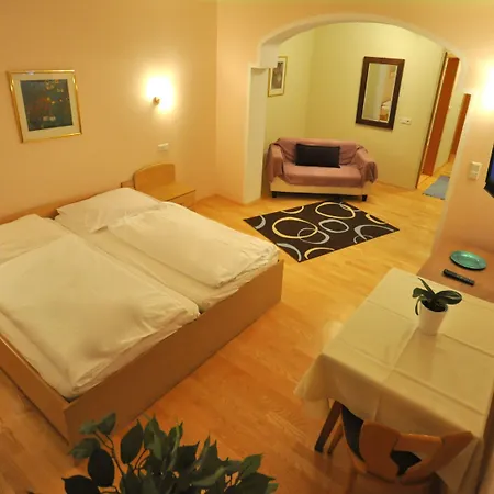 Pensión Hotel-gasthof Am Riedl 3*