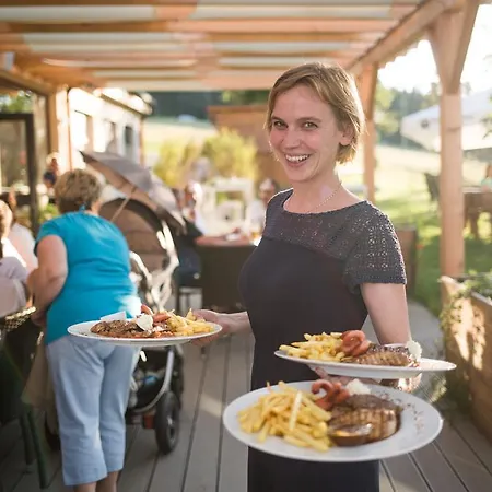 Pensión Hotel-gasthof Am Riedl 3*